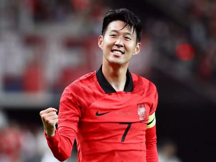 5 Pemain Sepak Bola Asia yang Merumput di Premier League Pemain Asia yang Menjadi Sorotan Dunia