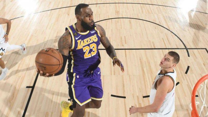 NBA: LeBron & Doncic Gagal Selamatkan Lakers yang Out di Playoff