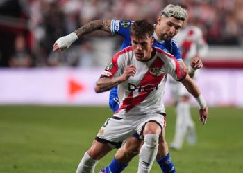 Persaingan Tiket untuk Final Eropa Pertama