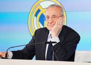 Suporter Marah, Presiden Tim Sepak Bola Jadi Target di Stadion