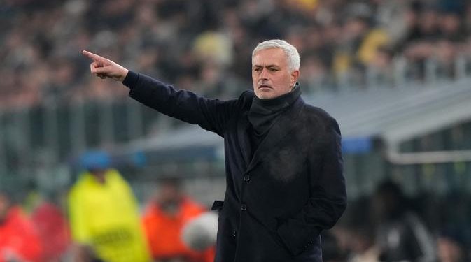 Kisah Dua Bek yang Berkesan bagi Jose Mourinho