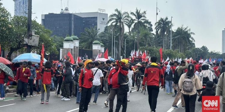 Jalan Depan DPR Arah Slipi Tutup Akibat Aksi Buruh May Day 2026