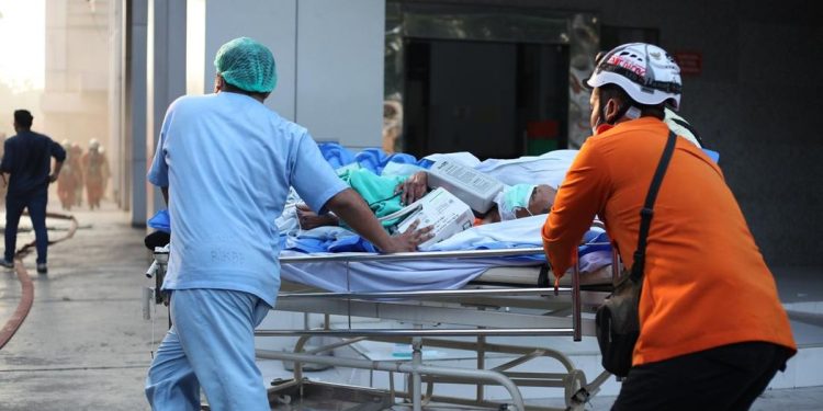 Kebakaran di Pusat Pelayanan Jantung RSUD di Surabaya