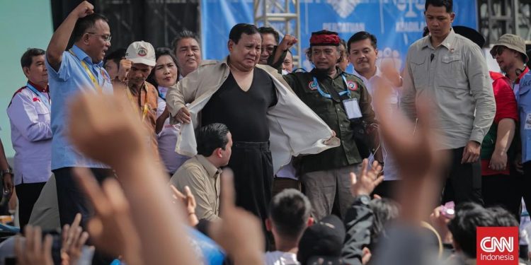 Prabowo Joget dan Lepas Baju di Panggung Perayaan Hari Buruh