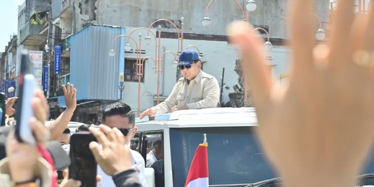 Prabowo Minta Pindad Ciptakan Mobil Khusus untuk Sapa Warga di Usia 75 Tahun