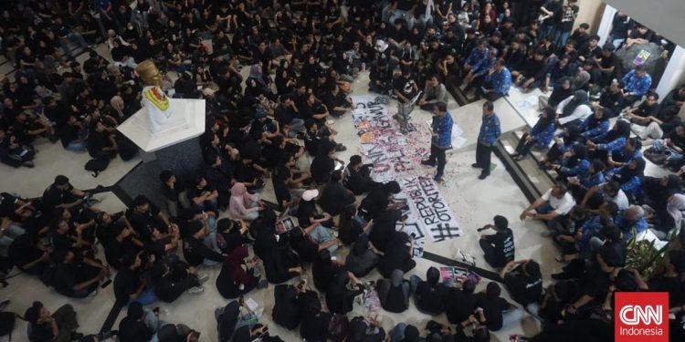 DPR Minta Kemendikbud Ristek Usut Kasus Pelecehan di UPN Jogja