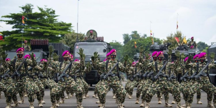 Rebut 56 Markas OPM, Satgas Marinir Papua Terima Penghargaan KSAL