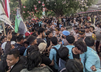 Aksi DPRD Solo, Dua Mahasiswa Diamankan oleh Polisi