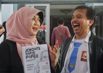 Roy Suryo Dilarikan ke RS Polri, Dokter Tifa Menggunakan Baju Tahanan