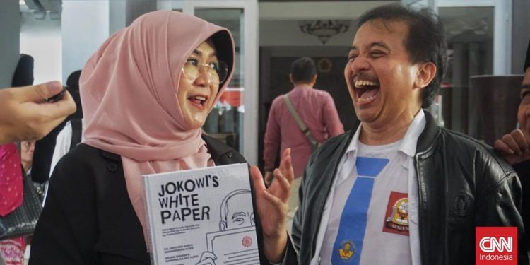 Roy Suryo Dilarikan ke RS Polri, Dokter Tifa Menggunakan Baju Tahanan