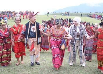 Festival Fulan Fehan 2026 Diresmikan Mendagri dengan Tarian Persahabatan