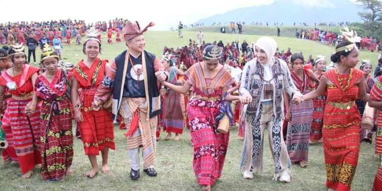 Festival Fulan Fehan 2026 Diresmikan Mendagri dengan Tarian Persahabatan