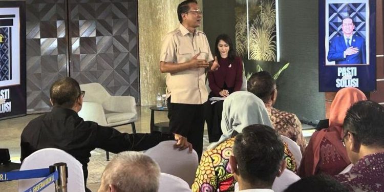 Menkum Supratman Tanggapi Aduan Masyarakat tentang Masalah Hukum