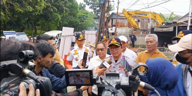 Perbaikan Jalan Lenteng Agung Menuju Depok Ditutup Sementara