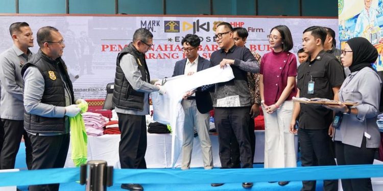 Pemusnahan Barang Bukti Pelanggaran Merek Lacoste Senilai Hampir Rp1 M