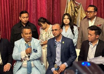 Saksi Kunci Ungkap Cerita Foto di Depan Kantor Blueray