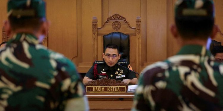 Hakim Perintahkan Pemusnahan Barbuk Tumbler Wadah Air Keras