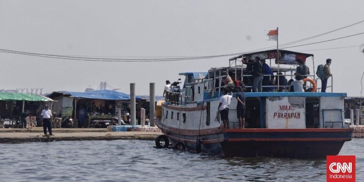 Kapal Mogok di Laut, 26 Penumpang Dievakuasi ke Pulau Panggang