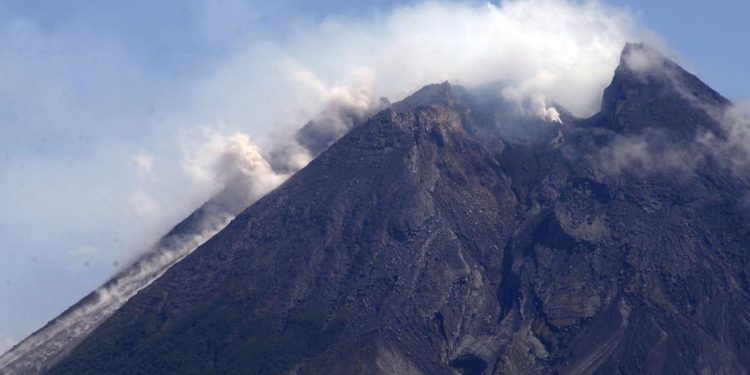 Larangan Pendakian Gunung Merapi oleh BPPTKG, Waspada Terhadap Erupsi Eksplosif