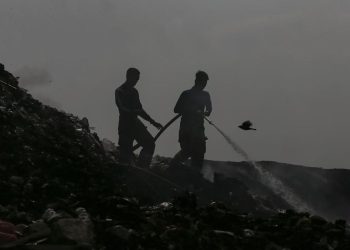 Kebakaran TPA Jatiwaringin Hari ke-10, Sisa Titik Api 5 Persen