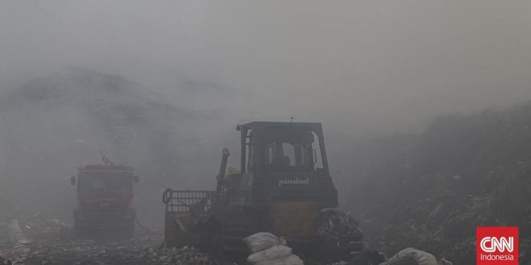 Kemenkes Tangani ISPA Warga Akibat Kebakaran TPA Jatiwaringin