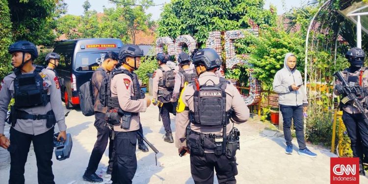 Pelaku Teror Bom SD Jaksel Kirim Pesan Serupa ke Ketua RT