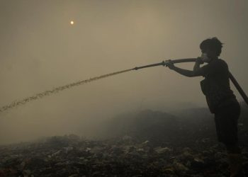 Pemkab Akan Bangun Embung di Sekitar TPA Jatiwaringin Setelah Kebakaran Padam