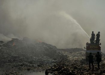 Penyebab Kebakaran TPA Jatiwaringin Diselidiki Setelah Proses Pemadaman