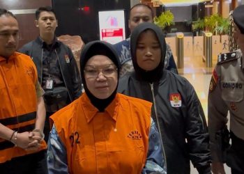 Bupati Sukoharjo Etik Suryani Ditahan KPK