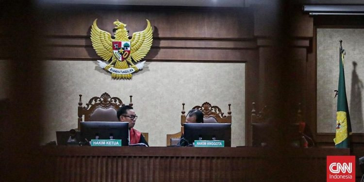 Penjelasan Pengadilan Mengenai Hakim yang Menutup Sidang Vonis Nadiem
