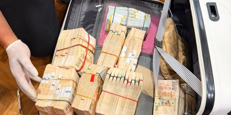 Polri Kerjasama dengan FBI dan Kedutaan untuk Verifikasi Dolar di Kasus Febrie