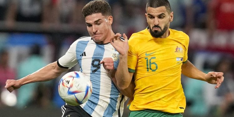 Barcelona Cari Pilihan Lain Jika Tidak Dapatkan Julian Alvarez