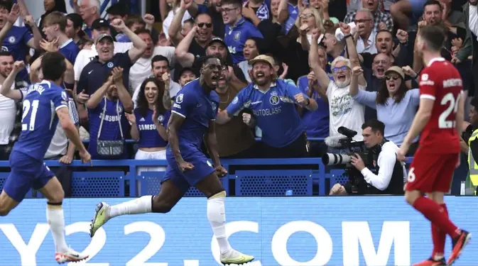 Chelsea dan West Ham Sepakat, Bek Prancis Masih Menunggu Tawaran Klub Lain