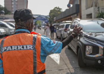 Aktivitas Parkir di Tengah Protes Tarif Baru