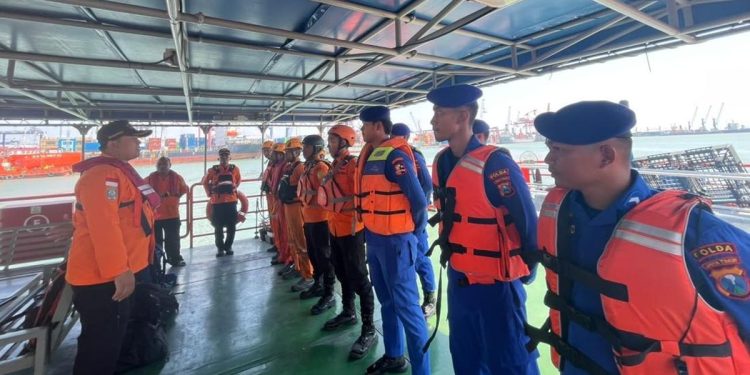 Update Terbaru Operasi SAR Kapal Penumpang yang Terbakar di Laut