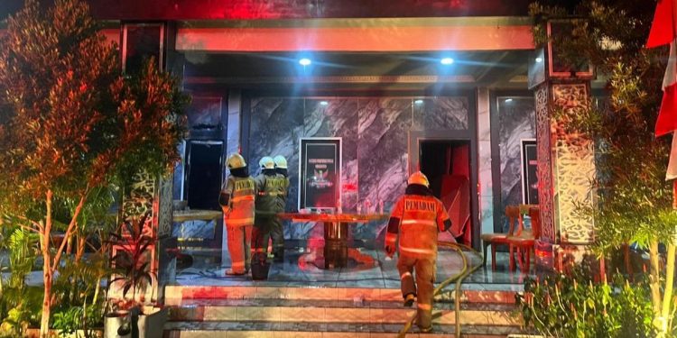 Posko GRIB Jaya Jakbar Terbakar Dini Hari Senin