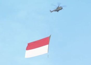 Aksi Drone dan Pesawat F-16 Menghadirkan Bendera Raksasa di Merdeka Run 2026