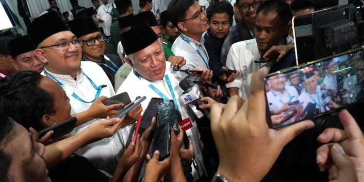 Gus Kikin Tanda Tangani Kontrak Jam’iyyah Setelah Resmi Menjadi Ketua Umum PBNU