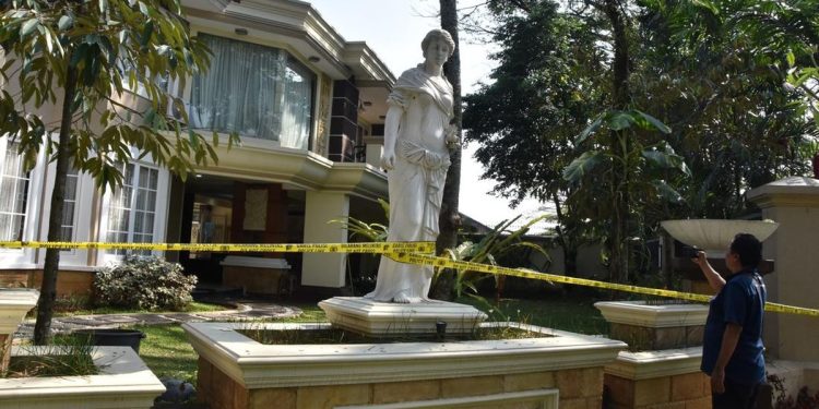 Hakim Menolak Pengembalian Foto Keluarga Febrie yang Disita dari Rumah Sentul