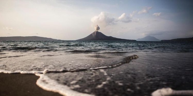 Empat Gunung Api di Indonesia Erupsi Bersamaan Pagi Ini
