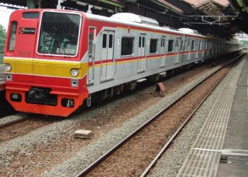 Operasional Kereta Daop 1 Jakarta Aman di Tengah Abu