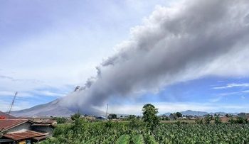 Foto Erupsi Gunung Sinabung, Status Naik Menjadi Siaga