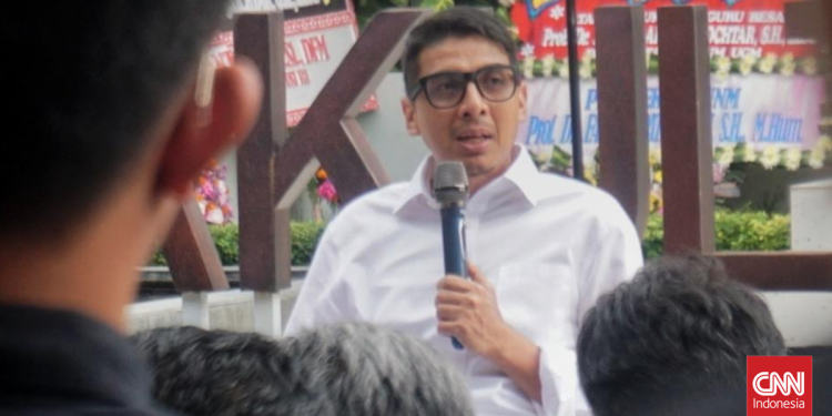 Gugatan Denny Cs di MK untuk Menyelesaikan Masalah Konstitusi