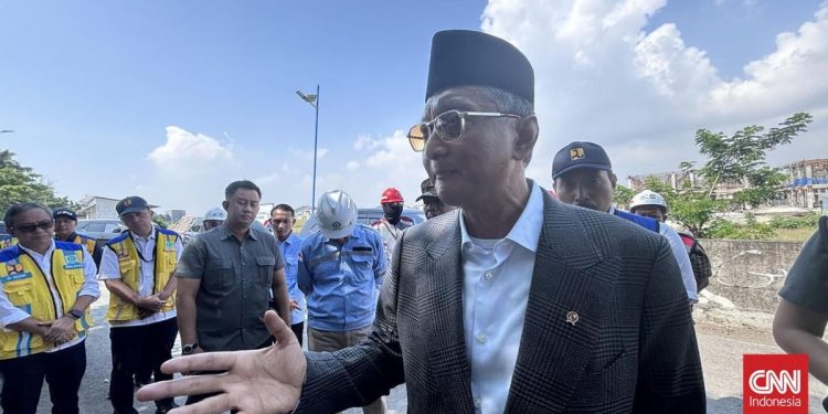 Menteri PU Sidak Kekeringan Sawah Bekasi Setelah Curiga Laporan Positif Terus Menerus