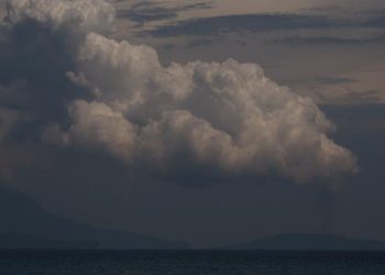 Gunung Anak Krakatau Erupsi, Warga Dihimbau Jauhi Radius Tiga Kilometer