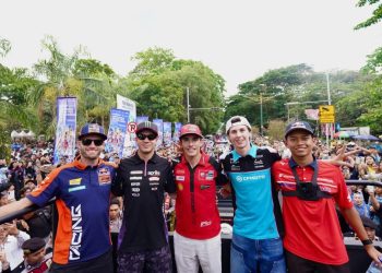 Warga Mataram Antusias Sambut Parade Pembalap Jelang MotoGP Indonesia 2026