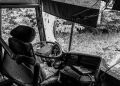 Tank Hajar Motor dan Gerobak Las di Palmerah, 1 Orang Tewas