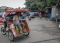 Foto Momen Becak Listrik Beroperasi di Depok