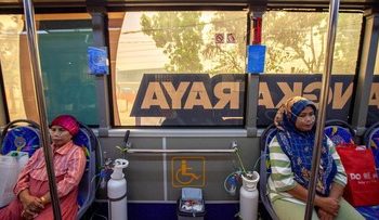 Foto Bus Oksigen Siaga Menghadapi Kebakaran Asap di Palangka Raya