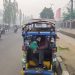 Asap Kebakaran Hutan Tutupi Jembatan Ampera, Penarik Becak Dalam Kesedihan